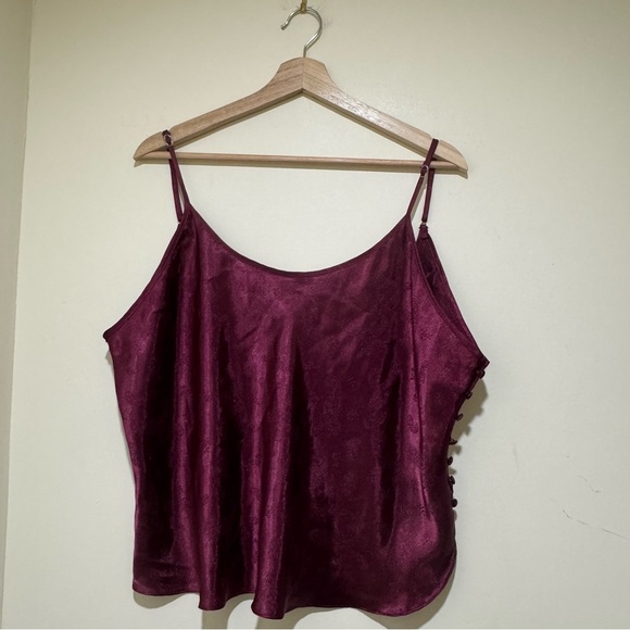 Women’s Vintage Secret Treasures Burgundy Satin Paisley Camisole Top Size XL - Picture 1 of 14